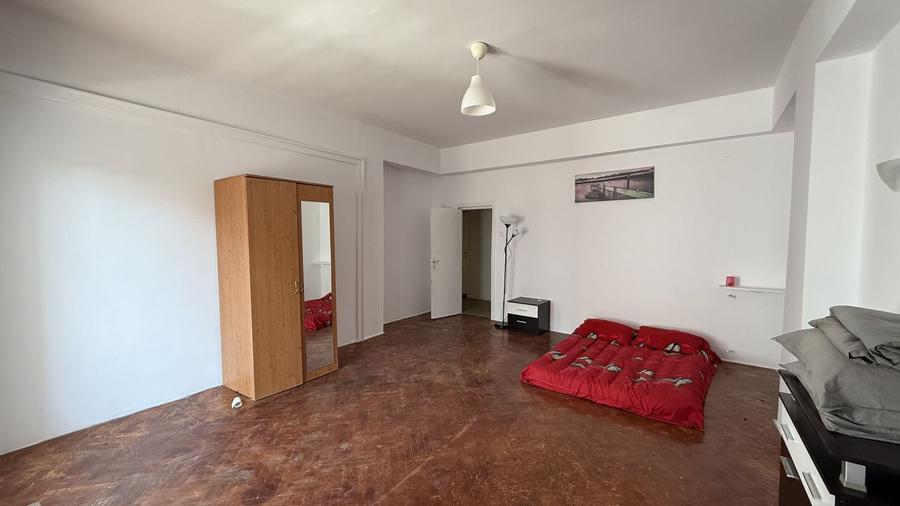 Apartament cu 3 camere decomandat în Universitate