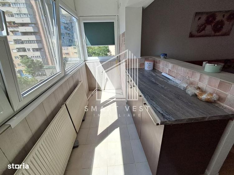 Apartament cu 3 camere decomandat în Careiului
