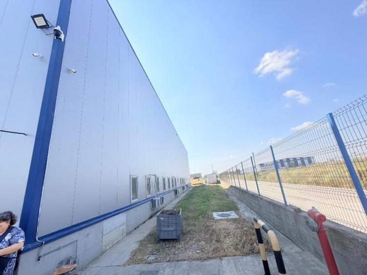 Spațiu comercial, de 2,181 mp, în Olteni