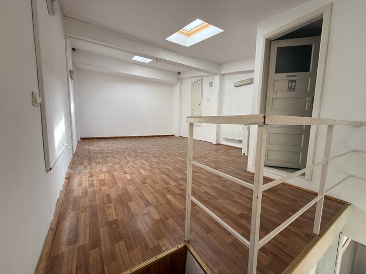 Birou, de 55 mp, în 1 Mai