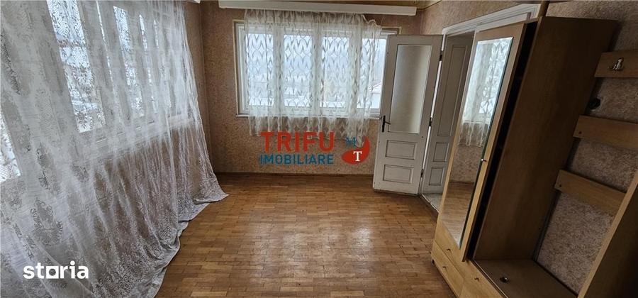 Casă cu 8 camere cu Teren 863 Mp în Meteș