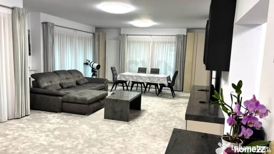 Apartament cu 4 camere decomandat în Primăverii