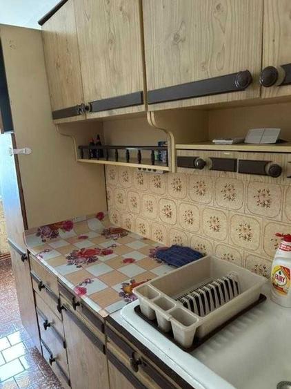 Apartament cu 3 camere decomandat în Zăvoi