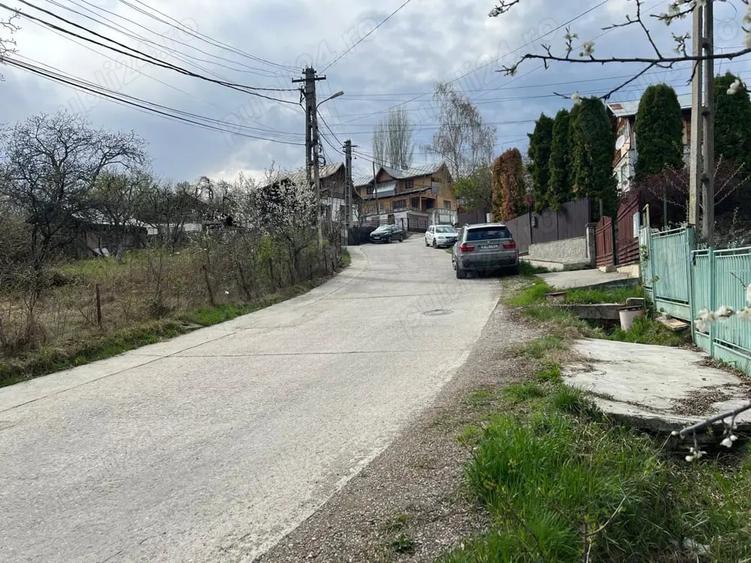Breaza - str. Plaiului, teren 1400 mp - 10