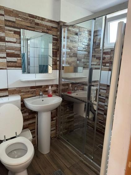 Casă cu 4 camere cu Teren 600 Mp în Central