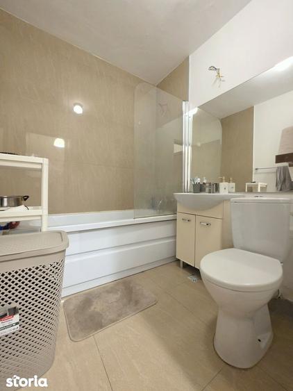 Apartament cu 3 camere, mobilat în Văcăresti