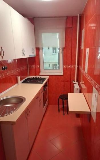 Apartament cu 2 camere decomandat, mobilat în Tei