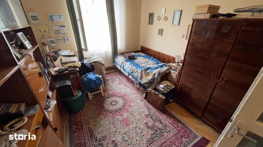 Apartament cu 3 camere decomandat în Petros