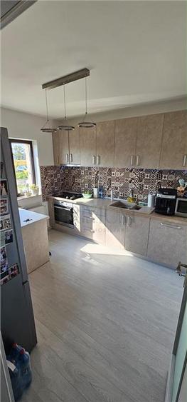 Duplex cu 4 camere cu Canalizare în Giroc