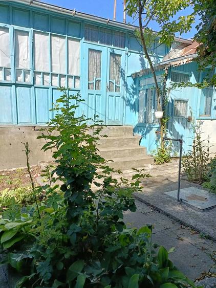 Casă cu Teren 200 Mp în Central