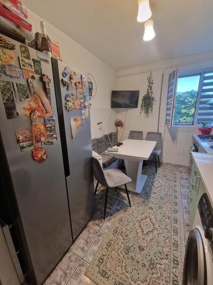 Apartament cu 2 camere decomandat în Cihei