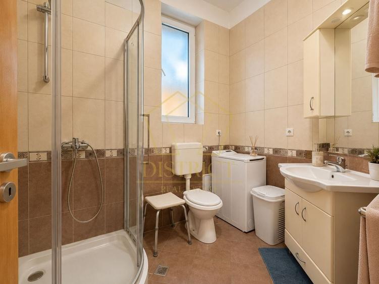 Apartament cu 2 camere semidecomandat, mobilat în P-ța Maria