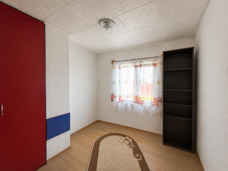 Casă individuală cu 5 camere cu Canalizare în Ovidiu