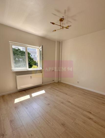 Apartament cu 4 camere semidecomandat în Ștefan cel Mare