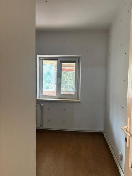 Apartament cu 4 camere decomandat, mobilat în Tomis II