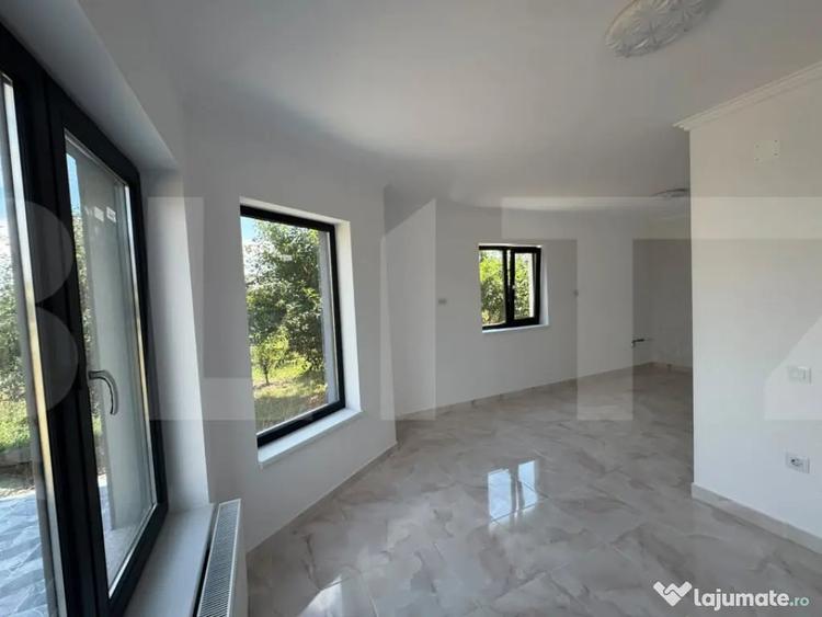 Casă cu 4 camere cu Teren 1000 Mp în Băiceni