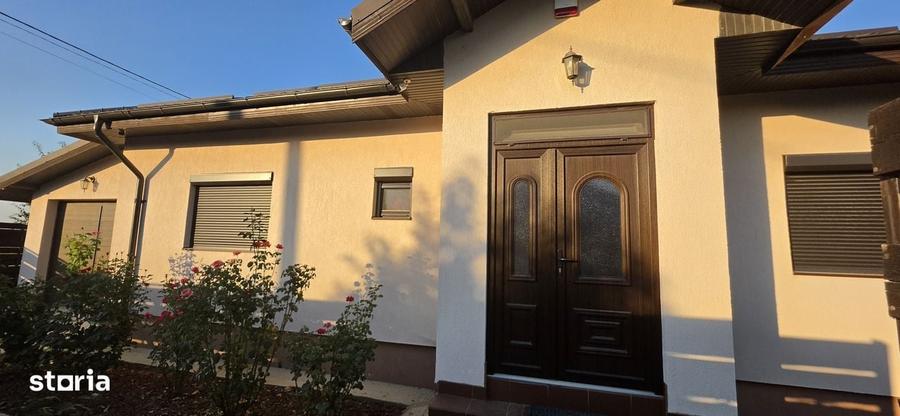 Casă cu 4 camere în Clinceni