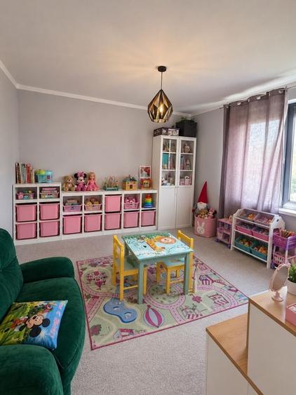 Casă cu 4 camere în Giroc