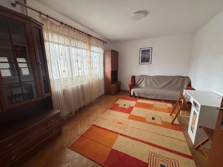 Apartament cu 4 camere decomandat în Tătărași