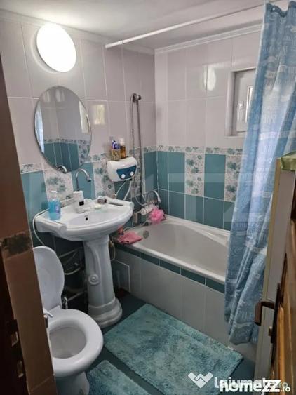 Casă cu 5 camere cu Teren 524 Mp în Găești