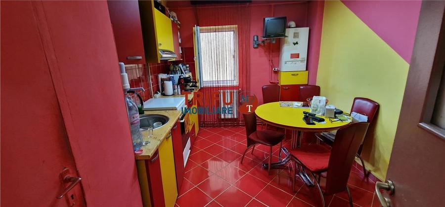 Apartament cu 2 camere decomandat în Ampoi 1