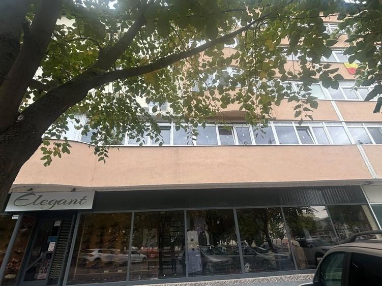Apartament cu 3 camere decomandat în Ultracentral