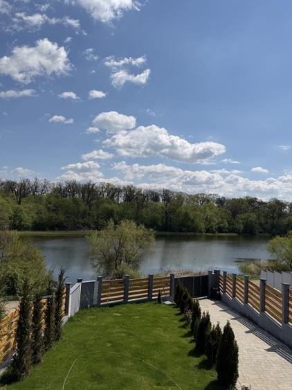 Casă cu 4 camere în Corbeanca