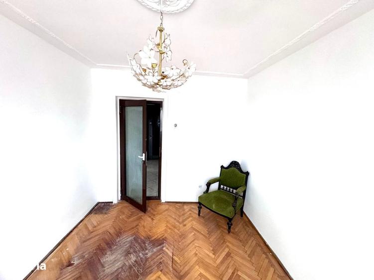 Apartament cu 3 camere decomandat în Faleză