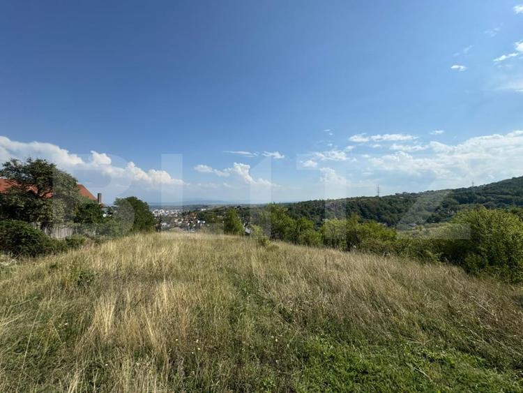 Teren Construcții intravilan de 1495 mp, în Sud-Est