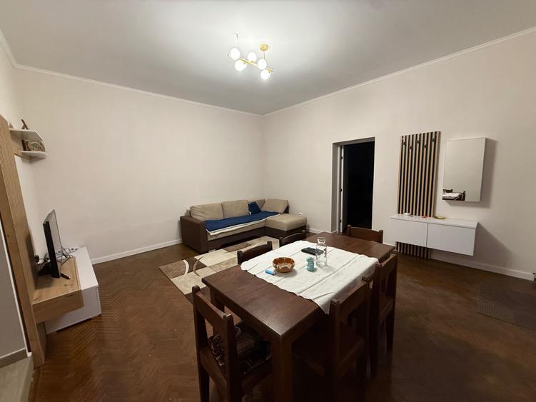 Casă cu 2 camere în Central