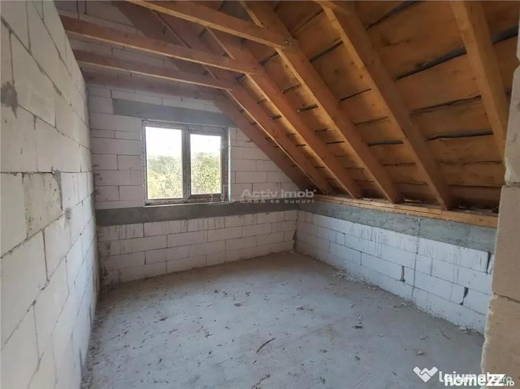 Casă cu 4 camere cu Teren 3251 Mp în Sadova Veche