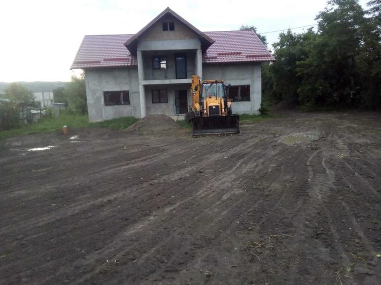 Casă cu 4 camere în Rahova
