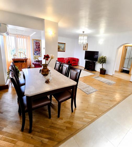 Apartament cu 3 camere decomandat în Centrul Civic