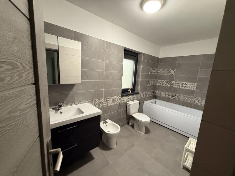Casă cu 4 camere în Valea Lupului