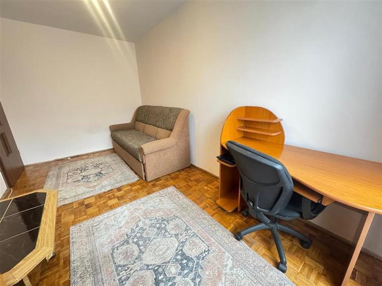 Apartament cu 4 camere decomandat, mobilat în Cedonia