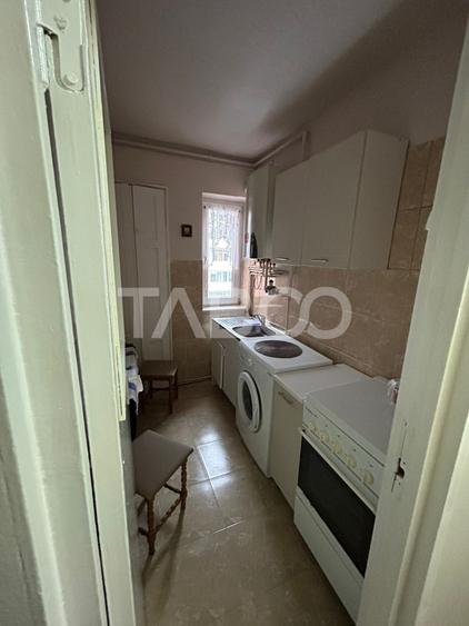 Apartament cu 2 camere nedecomandat, mobilat în Mihai Viteazul