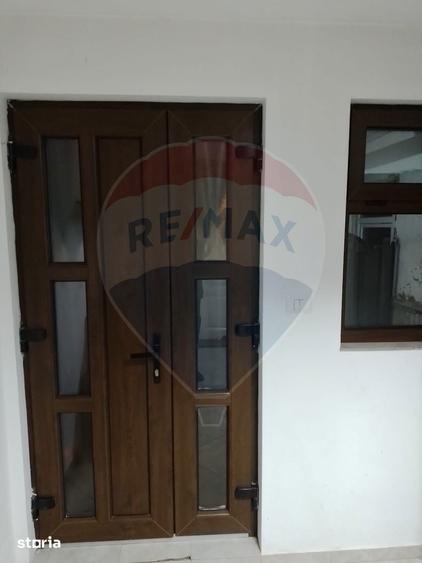 Casă cu 2 camere cu Teren 200 Mp în Central