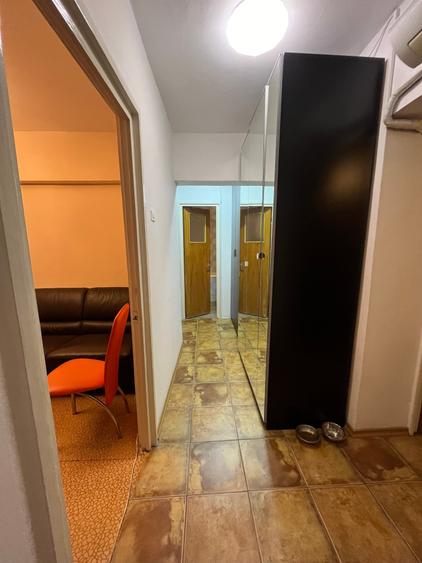 Apartament cu 3 camere decomandat în Tineretului