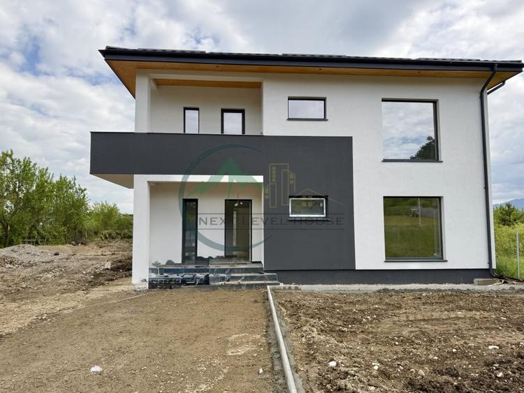 Casă individuală cu 5 camere cu Canalizare în Sânpetru