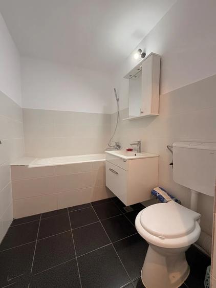 Apartament cu 2 camere decomandat în Nicolina
