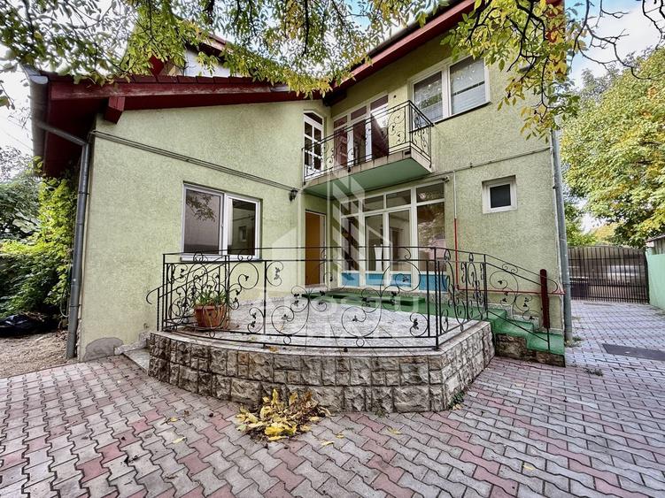 Casă individuală cu 5 camere cu Canalizare în Simion Bărnuțiu