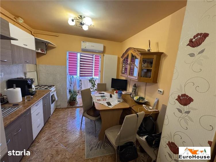 Apartament cu 2 camere decomandat în Ampoi 3