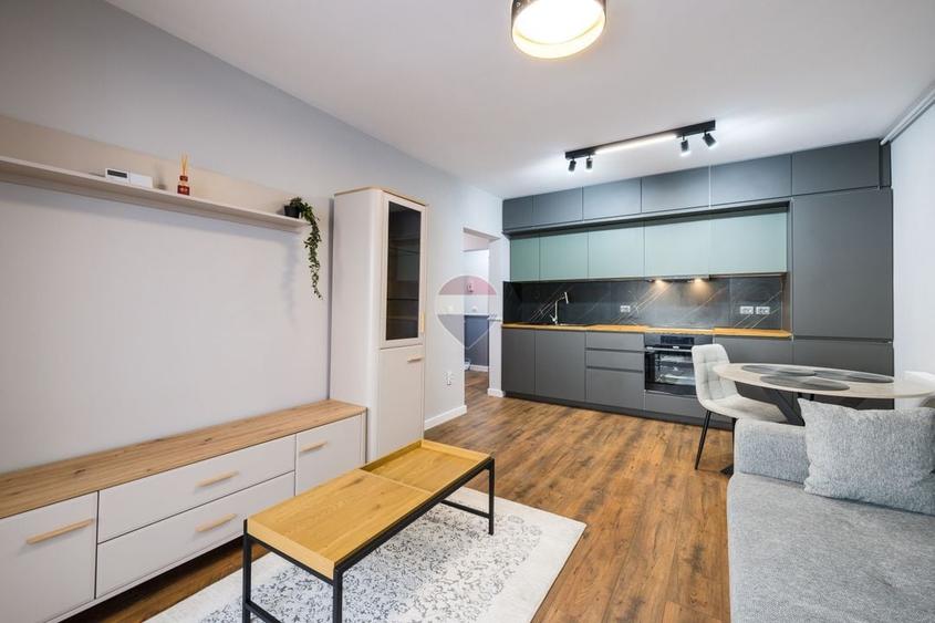 Apartament cu 2 camere decomandat, mobilat în Calea București