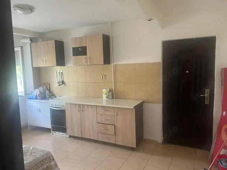 Apartament cu 2 camere semidecomandat, mobilat în Central