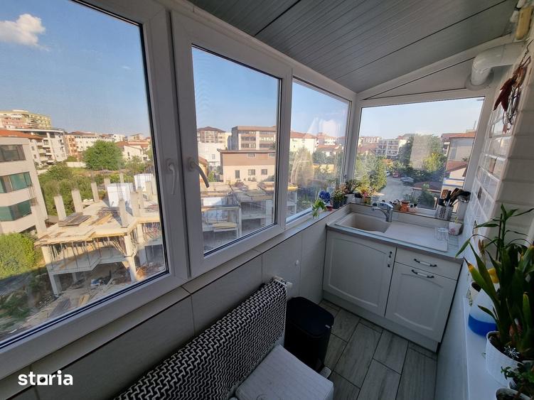 Apartament cu 3 camere decomandat în Central