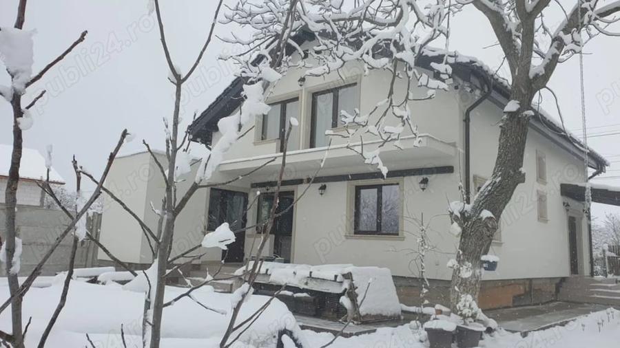 Casă cu 6 camere în Calopăr