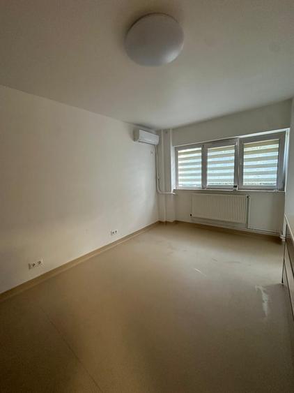 Apartament decomandat în Costin Georgian