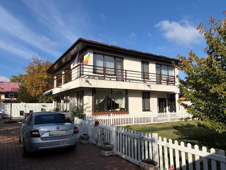 Casă individuală cu 5 camere cu Canalizare în Ciolpani
