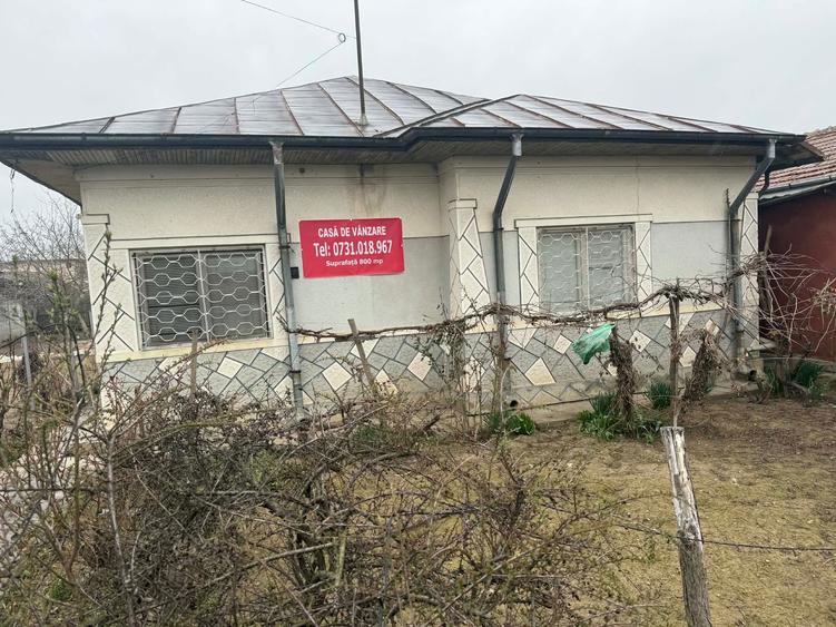 Casă cu 4 camere în Central