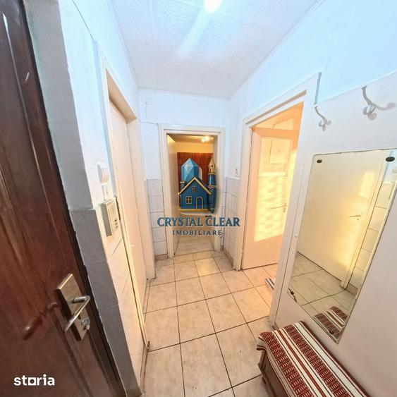 Apartament cu 2 camere nedecomandat în Aleea Carpați